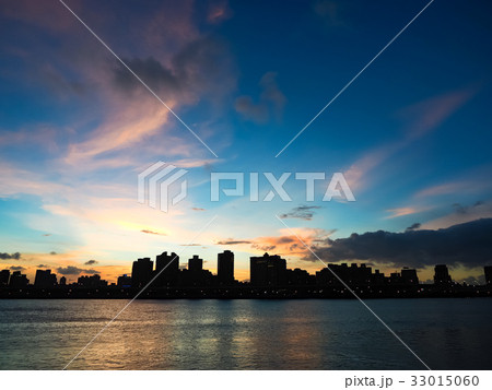 青い空 晴れた空 晴れ空 33015060