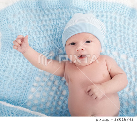 cute newborn baby in the blanket cute newborn baby in the blanket 33016743