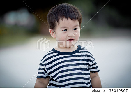 キッズ 子供 小さい子 33019367