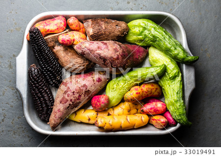 Fresh peruvian Latin American vegetables caigua 33019491