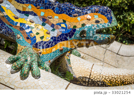 famous Gaudi lizard in park Guell, Barcelona, 33021254