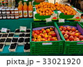 朝市でのチーズ販売 33021920