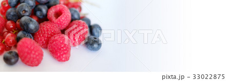 pile of mixed berries - berry fruits 33022875