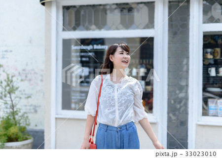 女性　ライフスタイル 33023010