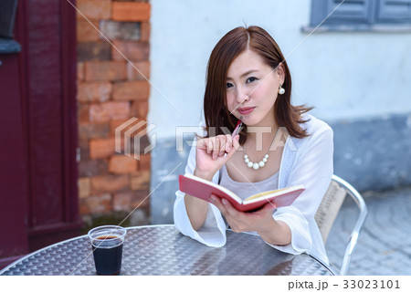 女性ライフスタイル　カフェ 33023101