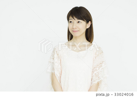 若い女性のポートレート　　 33024016
