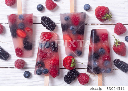 Colorful homemade popsicle 33024511