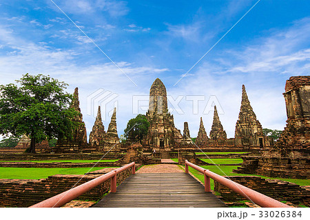 Wat Chaiwattanaram temple in Ayutthaya Wat Chaiwattanaram temple in Ayutthaya 33026384