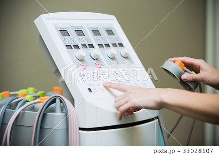医療用低周波治療器 33028107