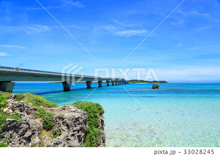 宮古島　池間大橋と青い海　 33028245