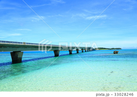 宮古島　池間大橋と青い海　 33028246