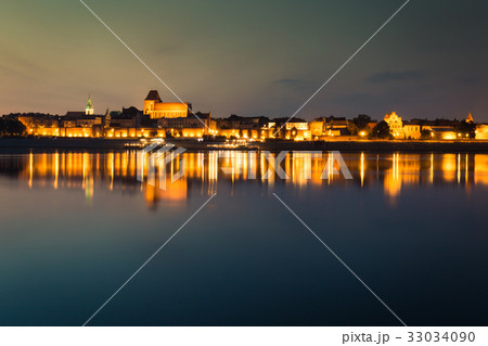 City of Torun in Poland, old town skyline  33034090