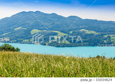 Beautiful landscape at lake Attersee in Steinbach Beautiful landscape at lake Attersee in Steinbach 33034624