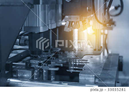 The operation of PET bottle 33035281