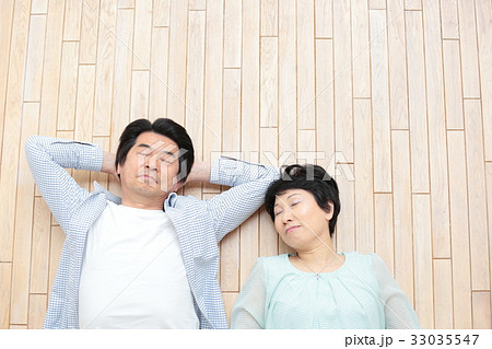 ミドル夫婦　俯瞰 33035547