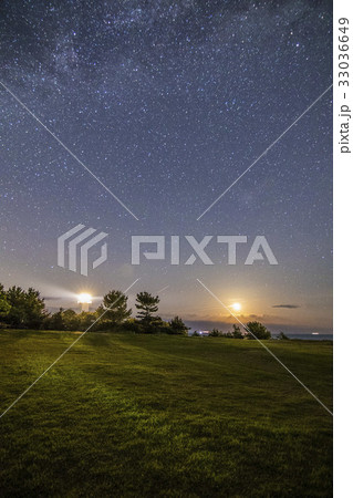 milkyway with Lyrid's meteor shower 22 april 2017 33036649