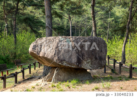ドルメン 風景 墓 33040233