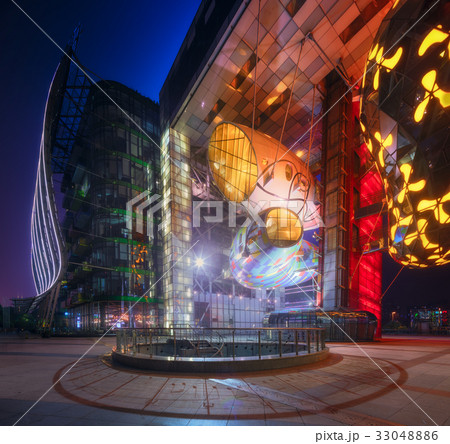 Shanghai skyline cityscape 33048886