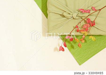 風呂敷包み 南天の葉 風呂敷包み 南天の葉 33049495