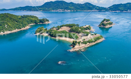 能島（愛媛県今治市／しまなみ海道）を俯瞰した地域風景 33050577