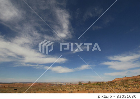 ショッピング・モールからパウエル湖方面の空 ショッピング・モールからパウエル湖方面の空 33051630