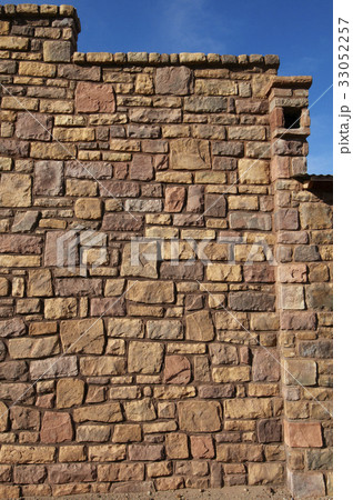石で組まれた建物の壁面 33052257