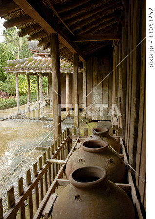 上江州家裏手の貯蔵瓶 33053252