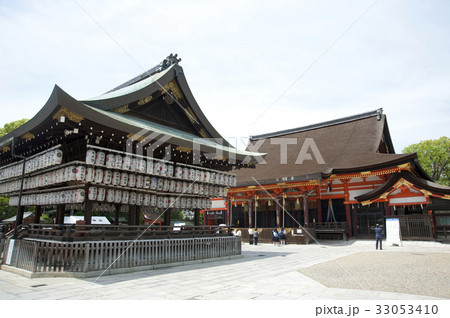 八坂神社　本殿と舞殿 33053410