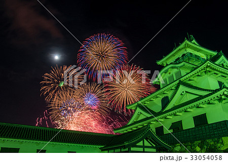 長浜　北びわ湖大花火大会　夜の長浜城 33054058