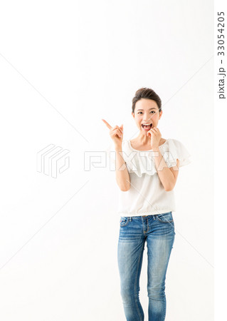 笑顔の女性 笑顔の女性 33054205