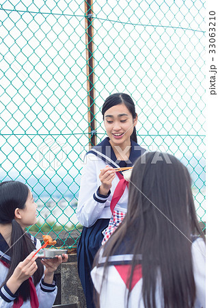 高校生　昼休み 33063210