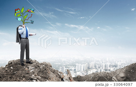 He knows how to earn money 33064097