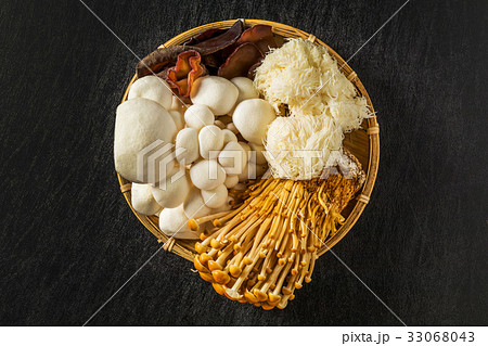 きのこの盛り合わせ Assorted mushrooms きのこの盛り合わせ Assorted mushrooms 33068043