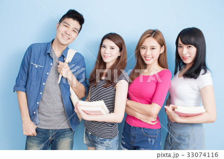 happy group student 33074116