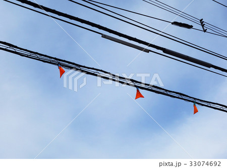 工事中の電線の写真素材 [33074692] - PIXTA