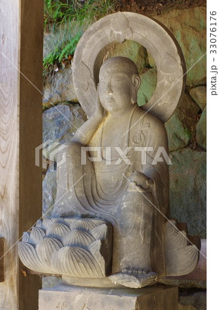 信州の文化財　名工　守屋貞治の石仏　か羅陀山地蔵大菩薩　本体左俯瞰（岡谷市照光寺） 33076176