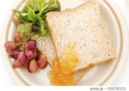 胚芽パン 朝食イメージ 胚芽パン 朝食イメージ 33078315