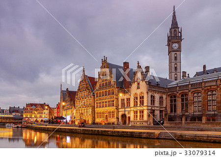 Gent. View of the old city at night. 33079314