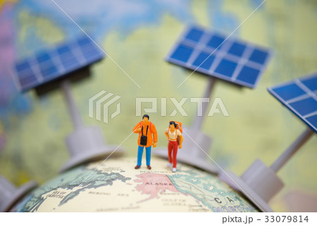 journey, vacation concept. miniature people: 33079814