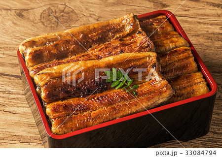 最高級日本産鰻の蒲焼 high quality Japanese broiled eel  33084794