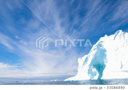 輝く氷山 輝く氷山 33086890
