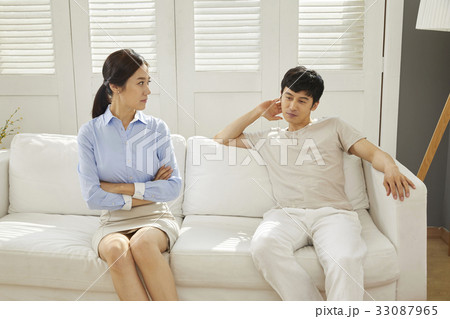 感情 リビングルーム 頭怪奇 33087965