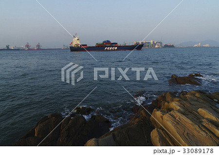 コンテナ船 船舶 浜 33089178