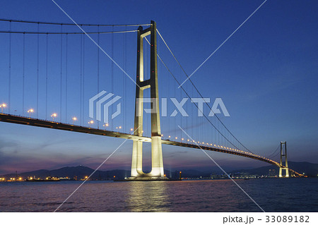 夜景 街灯 反射 33089182