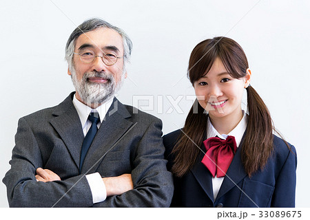 教師と女子高生　教育イメージ 33089675