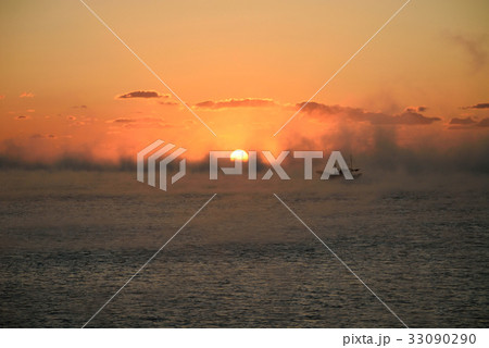 漁師町の夜明け 漁師町の夜明け 33090290