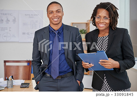 Happy business team 33091845