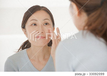 アンチエイジング　ミドル女性 33092099