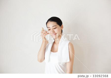 女性 スポーツ 水分補給 女性 スポーツ 水分補給 33092568