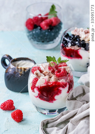 Summer dessert Eton Mess Summer dessert Eton Mess 33095773